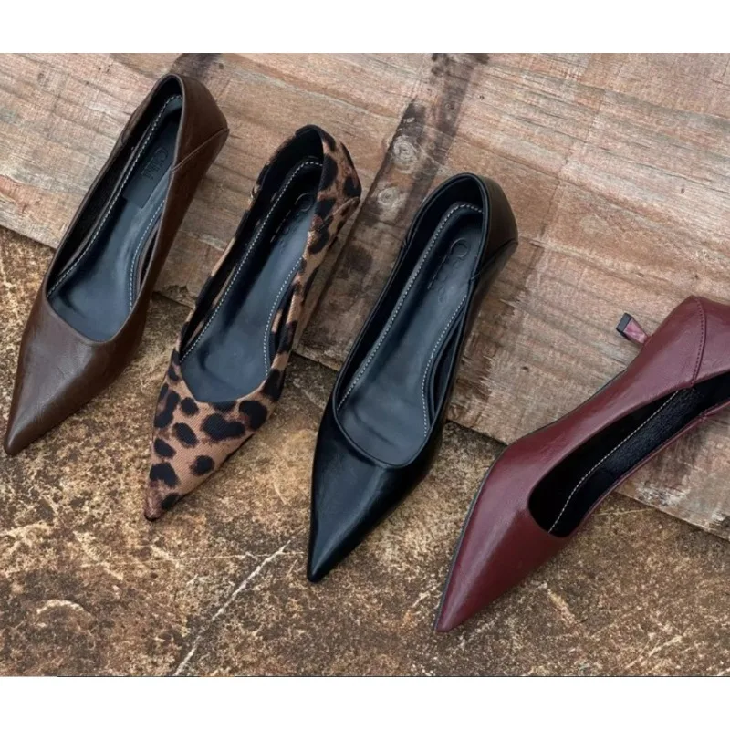 Women'S Shoes Quality - 2026年、セクシーなハイヒール、バーガンディとヌードカラーのパンプス、ストリッパー風のスティレットヒール、光沢のあるレザー素材、ウェディングやブライダルに最適な高品質な赤い靴。